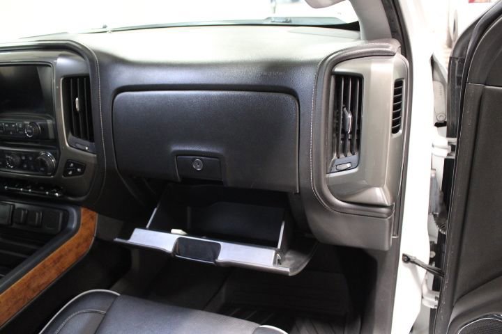 Used 2018 Chevrolet Silverado 1500 High Country AWD/4WD image 27