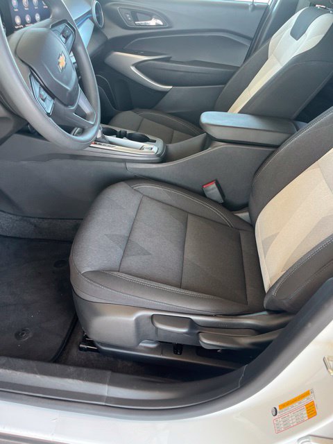 Used 2026 Chevrolet Trax LS FWD image 11