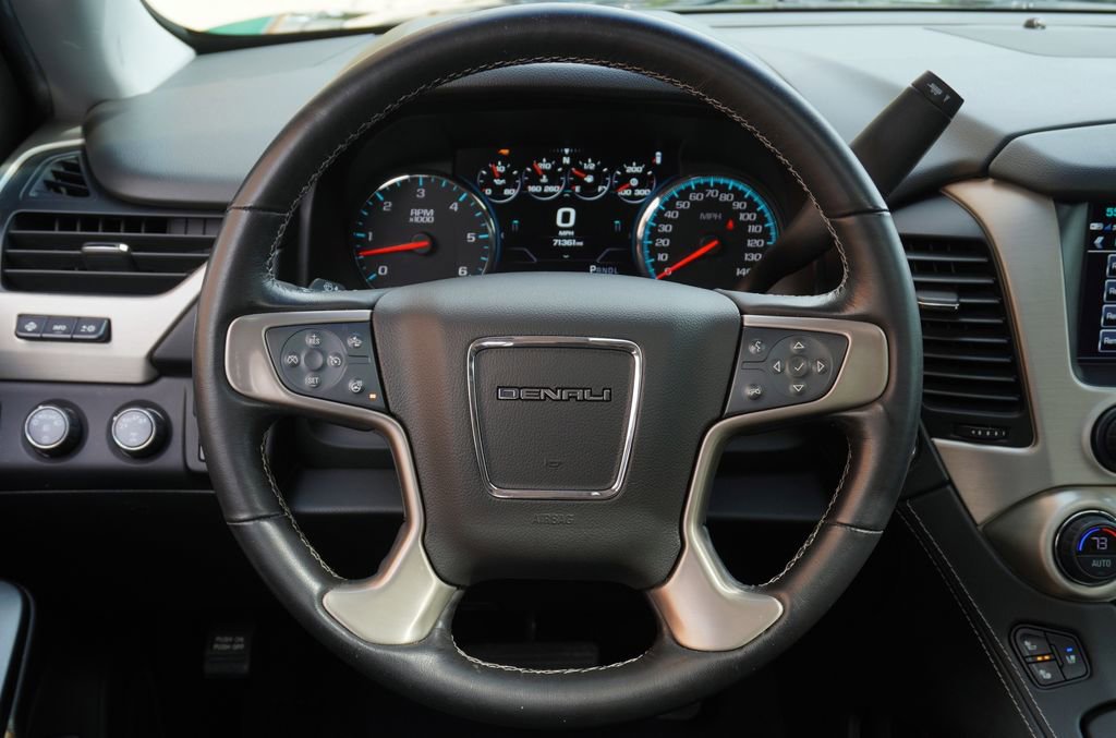 Used 2019 GMC Yukon Denali w/ Denali Ultimate Package AWD/4WD image 16