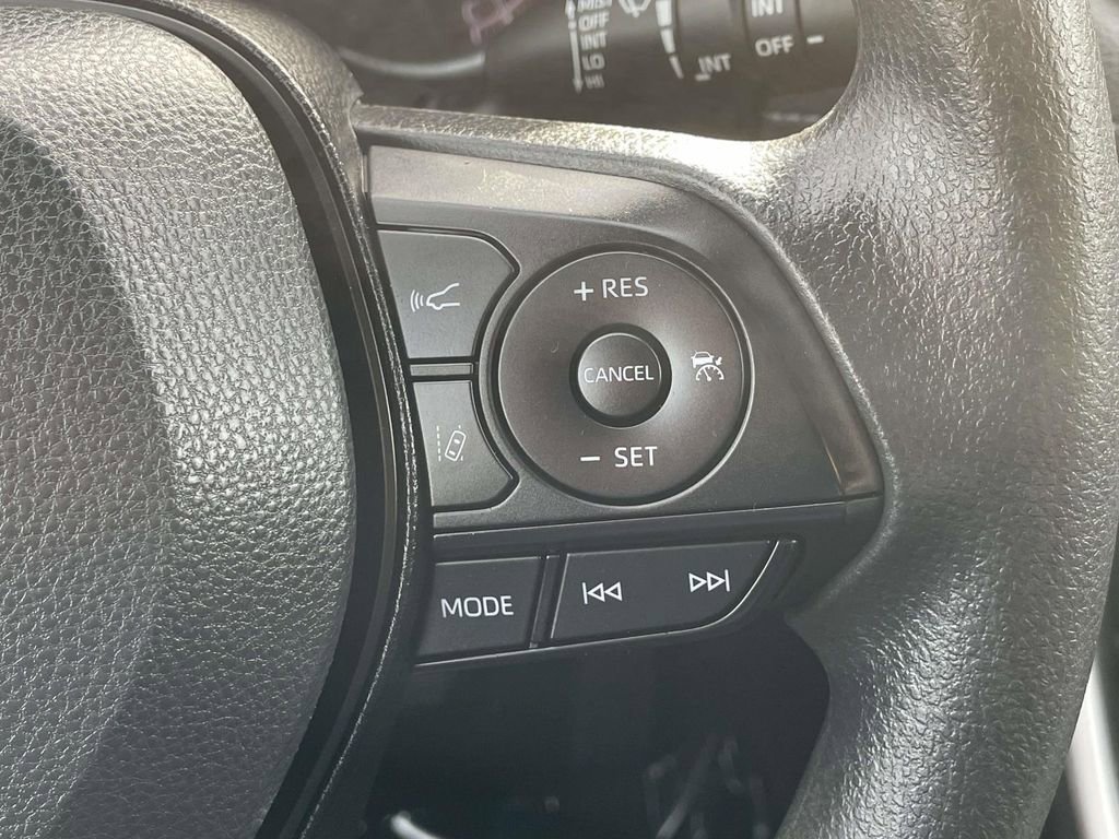 Used 2023 Toyota RAV4 XLE image 29