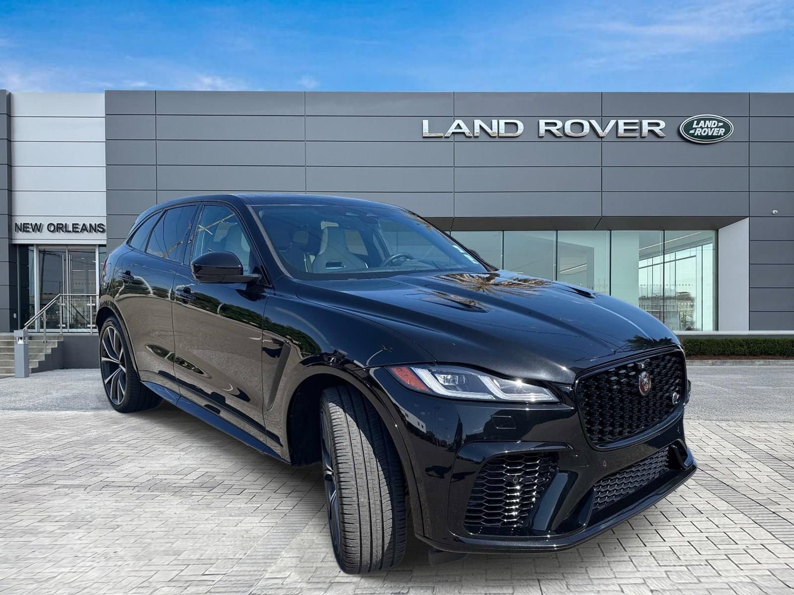 Used 2023 Jaguar F-PACE SVR image 5