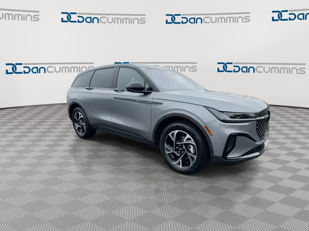 New 2025 Lincoln Nautilus Premier w/ Jet Appearance Package AWD/4WD image 2