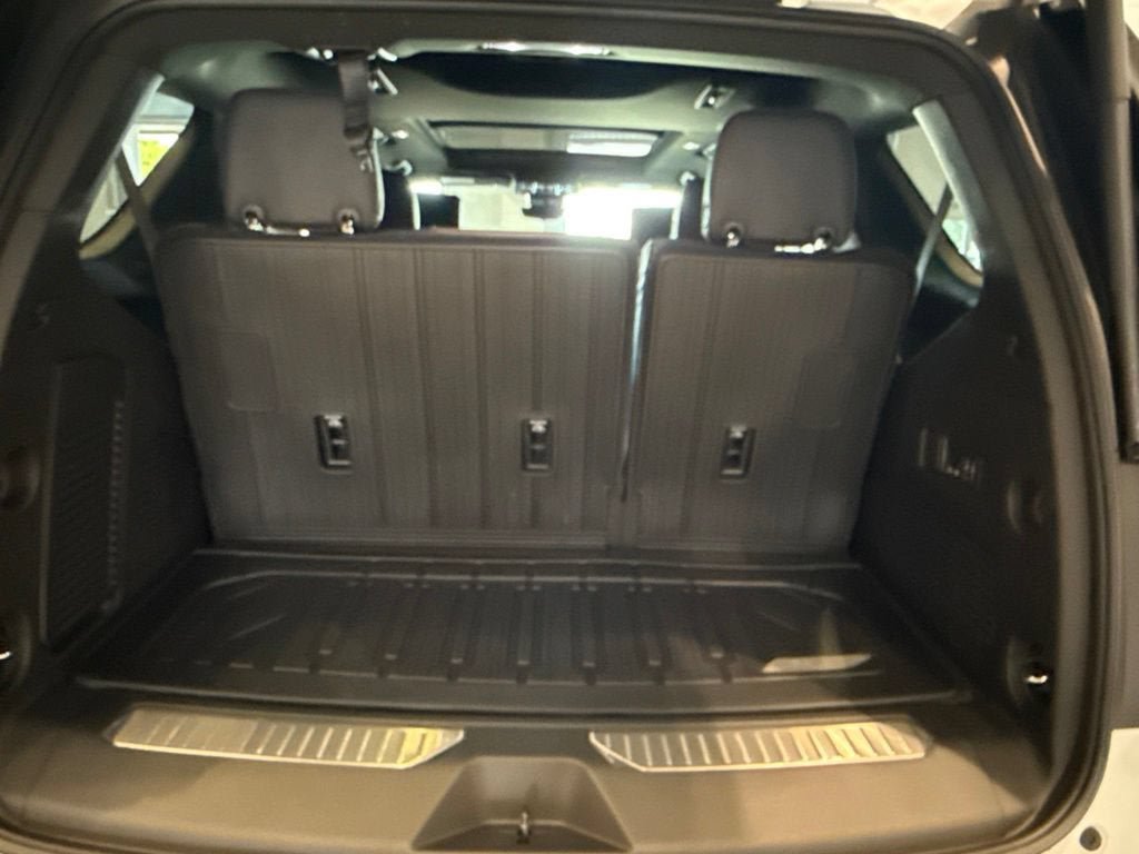 New 2026 GMC Yukon Denali Ultimate w/ LPO, Floor Liner Package AWD/4WD image 19