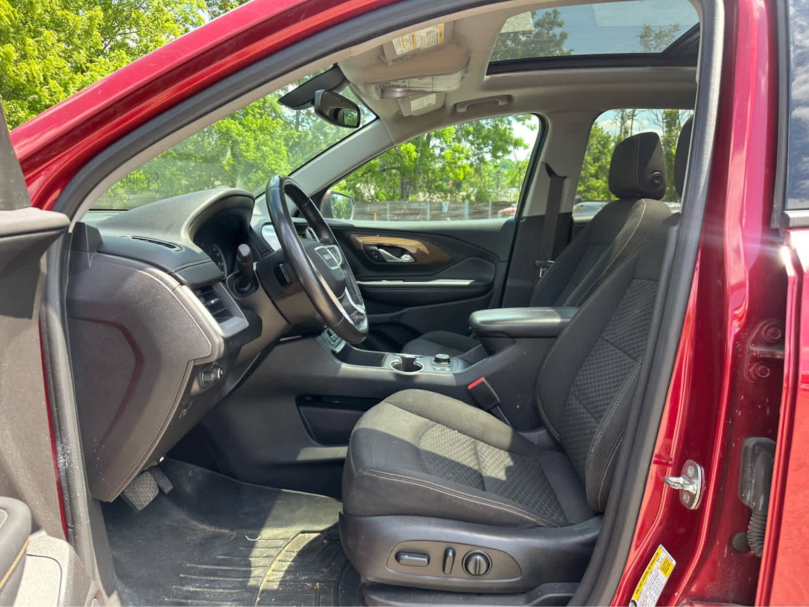 Used 2018 GMC Terrain SLE w/ Driver Convenience Package AWD/4WD image 9