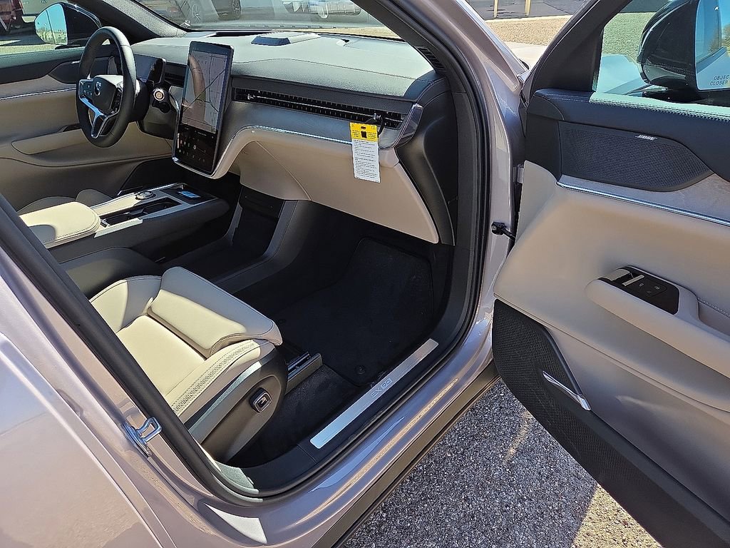 New 2026 Volvo EX90 Plus RWD image 11