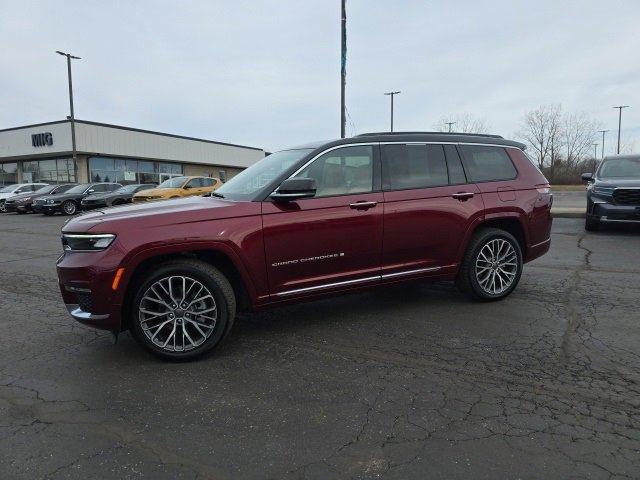 Used 2024 Jeep Grand Cherokee L Summit image 3