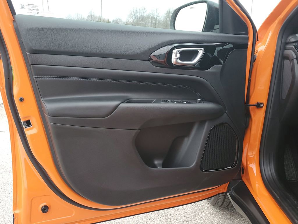 New 2026 Jeep Compass Latitude image 19