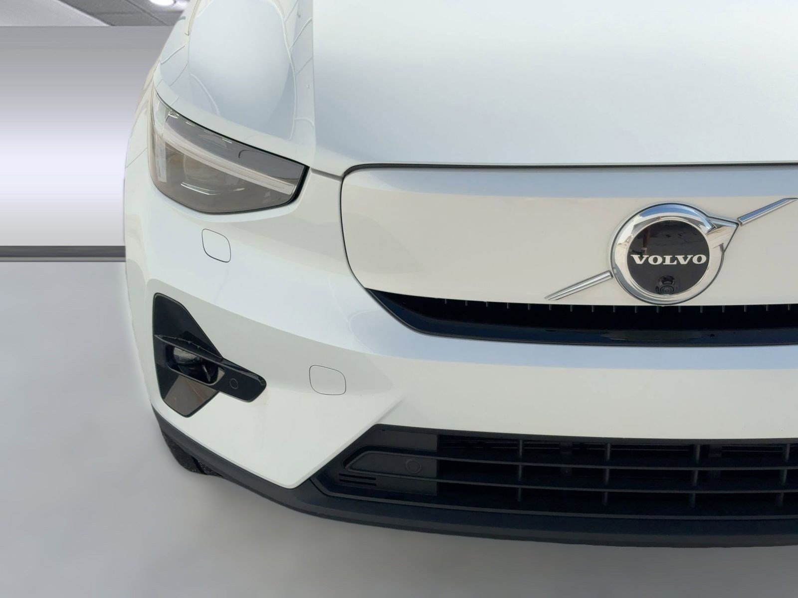 Certified 2023 Volvo XC40 Recharge Ultimate image 27