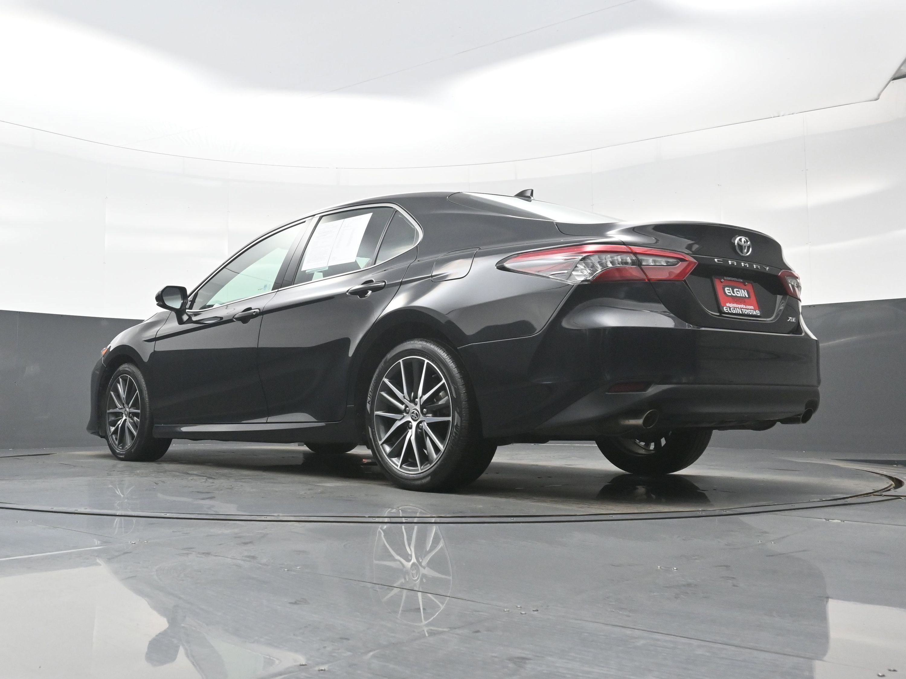 Used 2024 Toyota Camry XLE FWD image 42