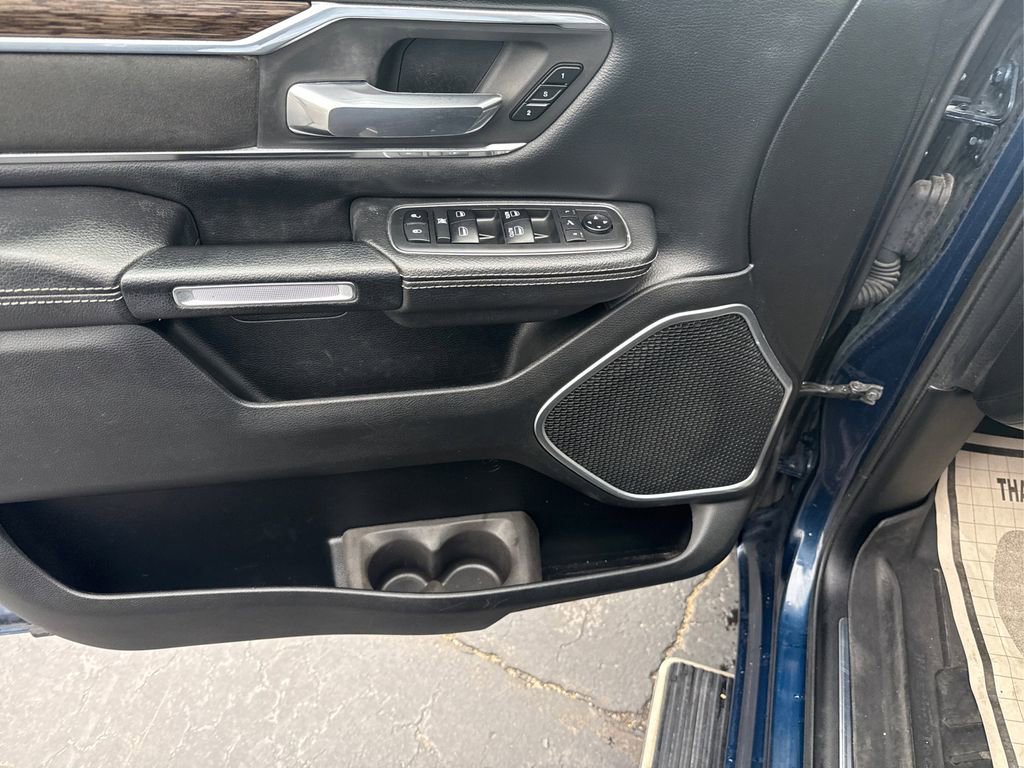Used 2019 RAM 1500 Laramie AWD/4WD image 17