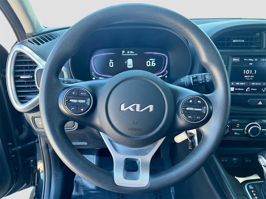 Used 2023 Kia Soul LX w/ LX Technology Package image 11