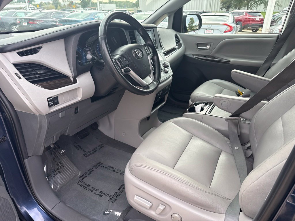 Used 2020 Toyota Sienna XLE FWD image 8
