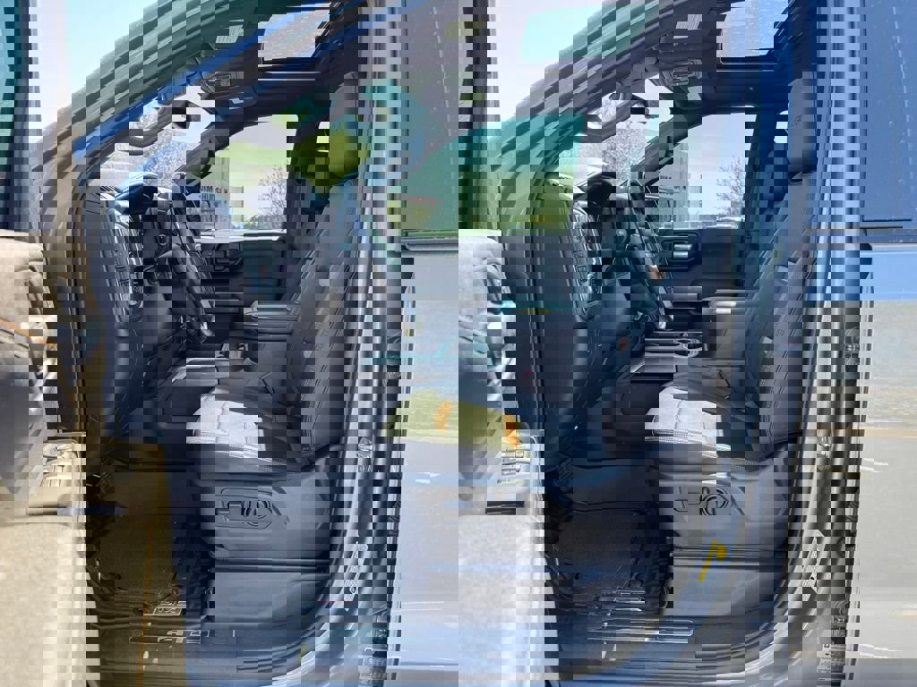 Used 2021 GMC Sierra 1500 AT4 w/ AT4 Value Package image 25