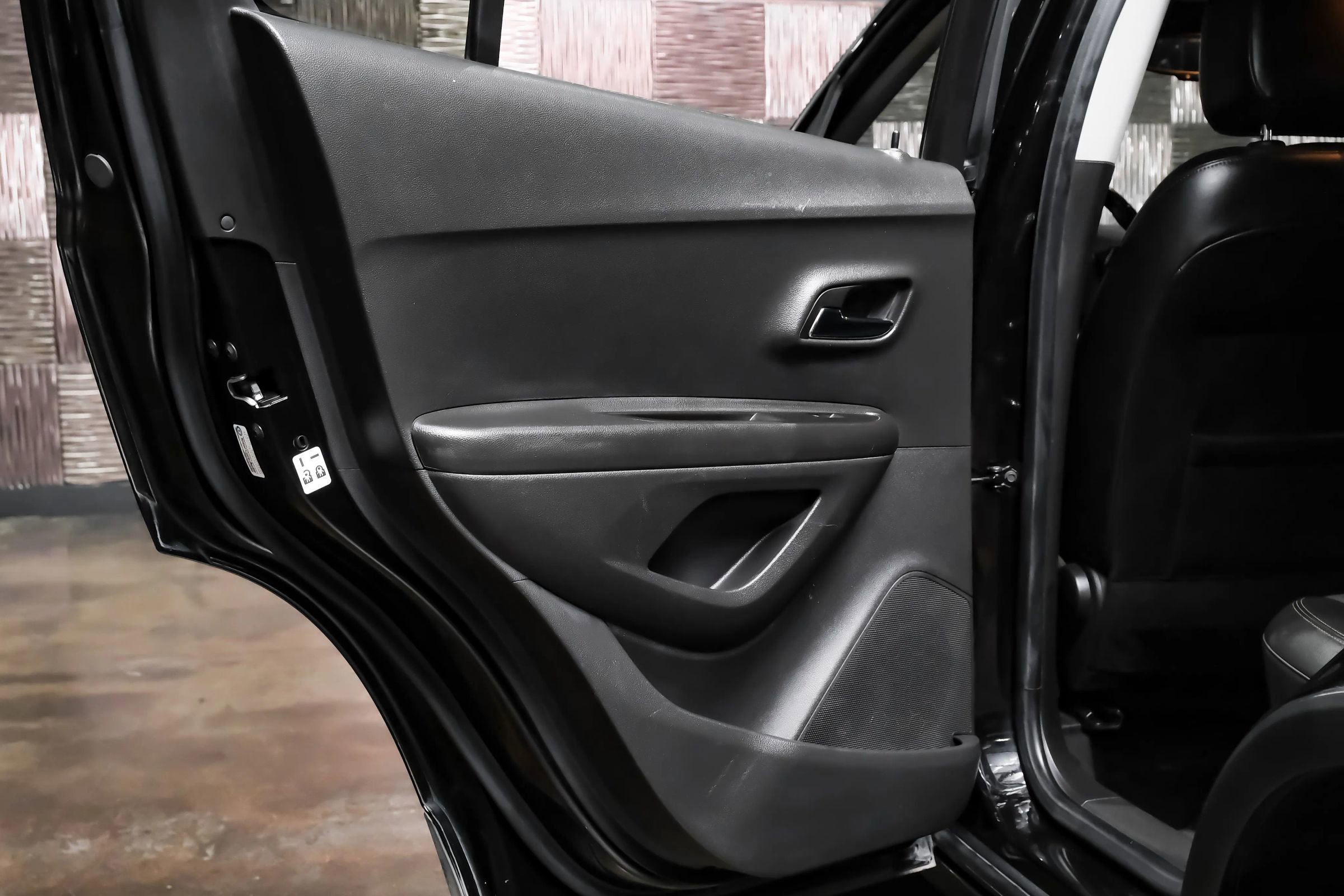 Used 2022 Chevrolet Trax LT w/ LT Convenience Package image 35