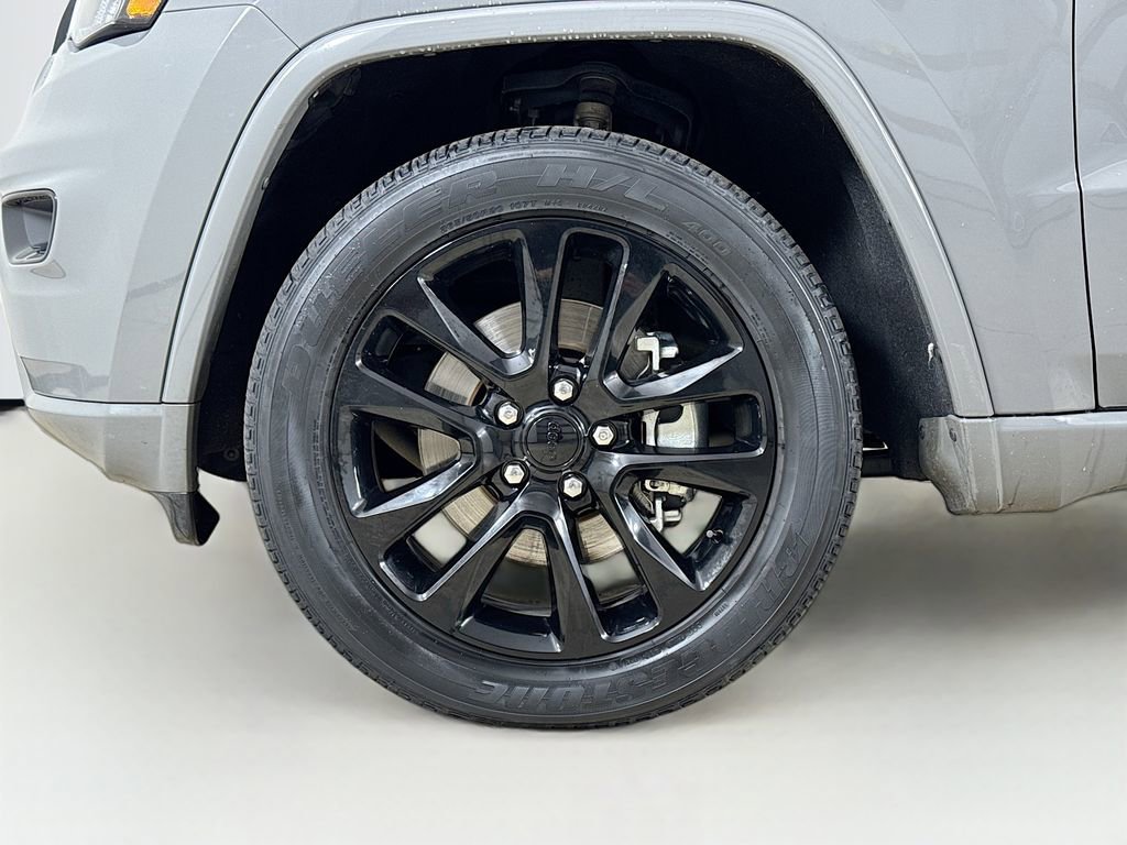 Certified 2021 Jeep Grand Cherokee Laredo X image 27