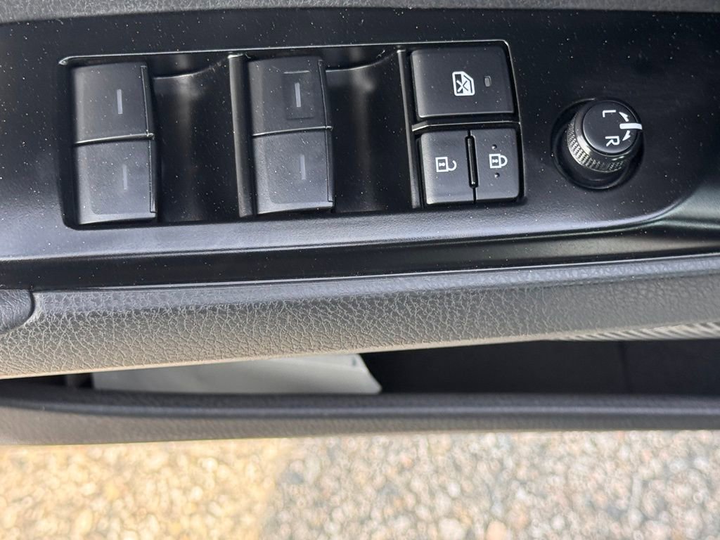 Used 2025 Toyota Camry LE w/ Convenience Package image 16