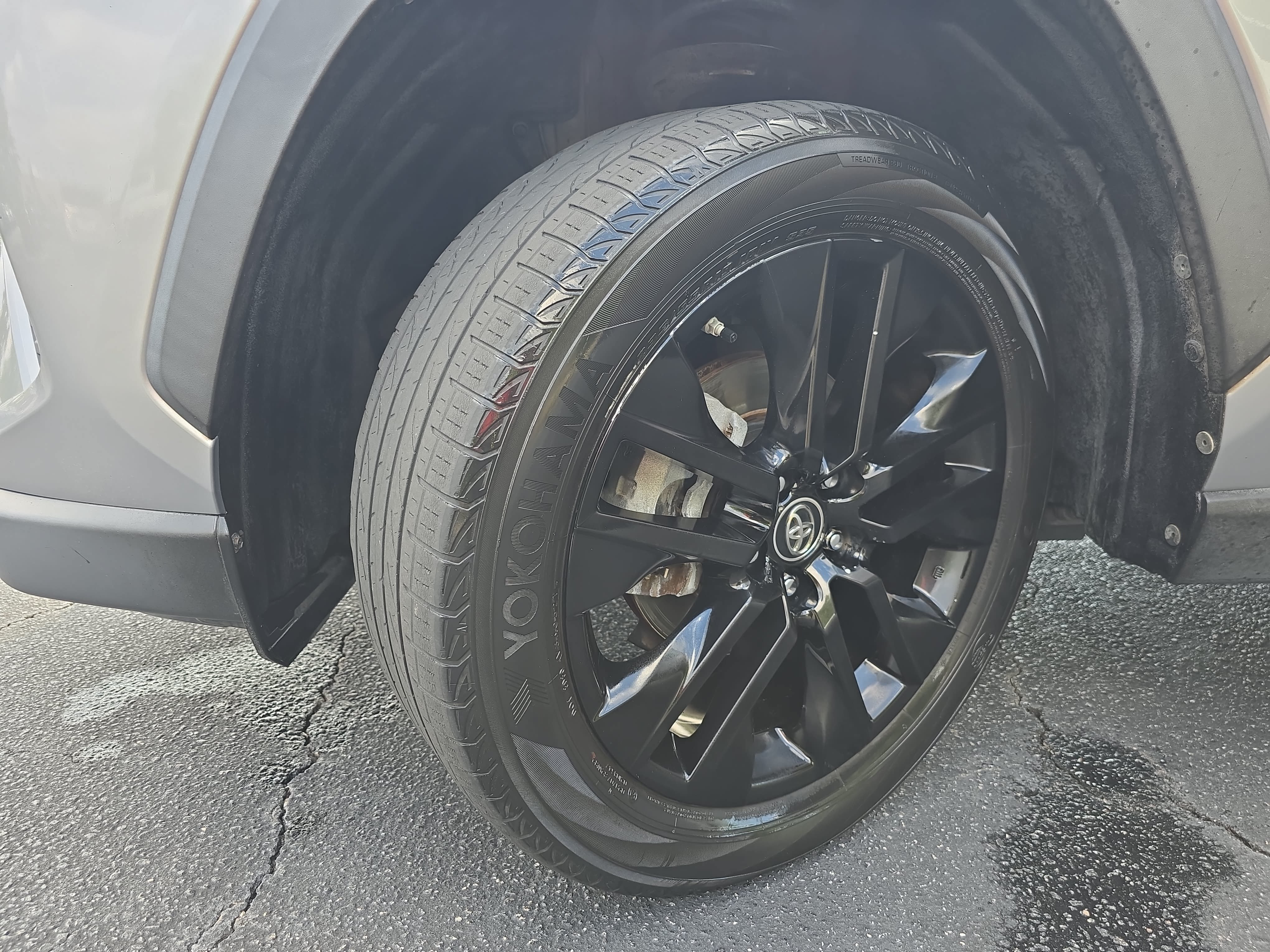 Used 2019 Toyota RAV4 XLE Premium w/ Advanced Technology Package FWD image 33