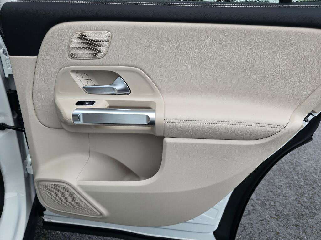 New 2026 Mercedes-Benz GLB 250 4MATIC image 23