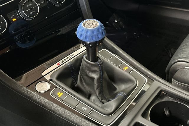 Used 2018 Volkswagen Golf R 4-Door image 26