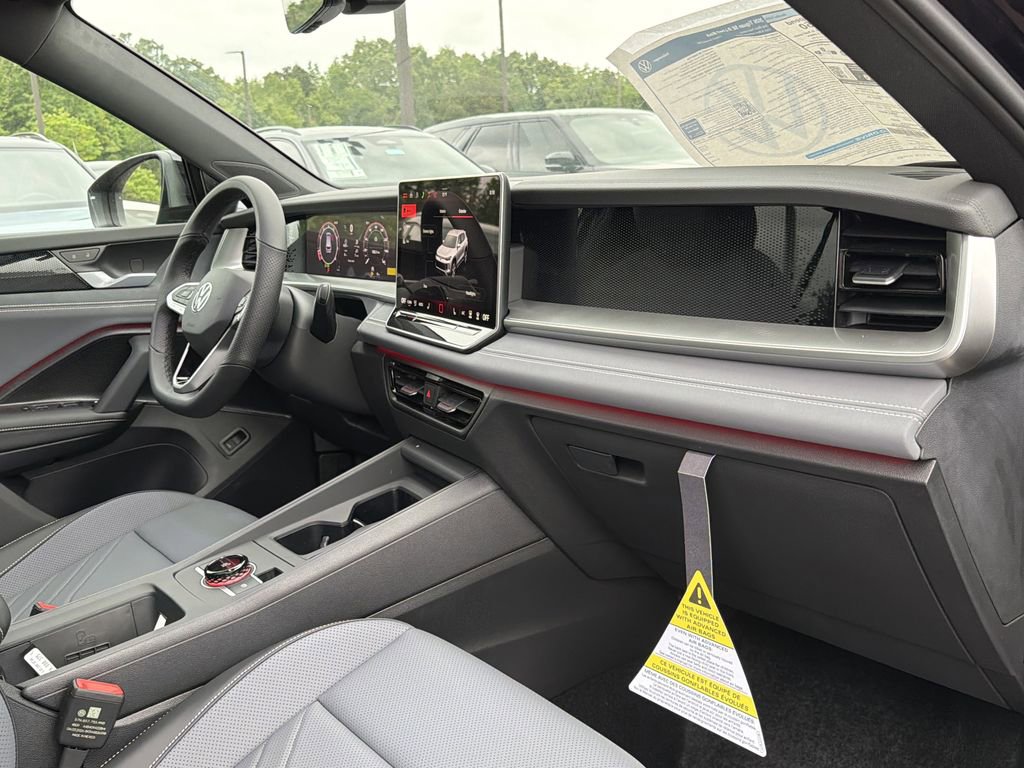 New 2026 Volkswagen Tiguan SE R-Line FWD image 19