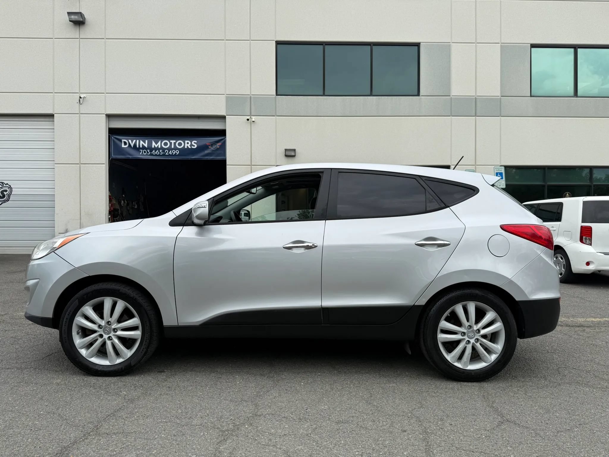 Used 2013 Hyundai Tucson Limited w/ Premium Pkg AWD/4WD image 10
