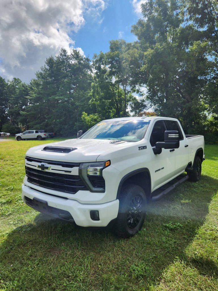 Used 2024 Chevrolet Silverado 2500 LTZ w/ LTZ Plus Package AWD/4WD image 5