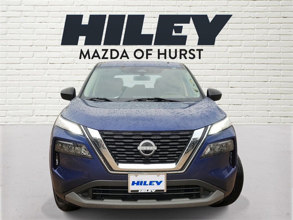 Used 2023 Nissan Rogue S image 2