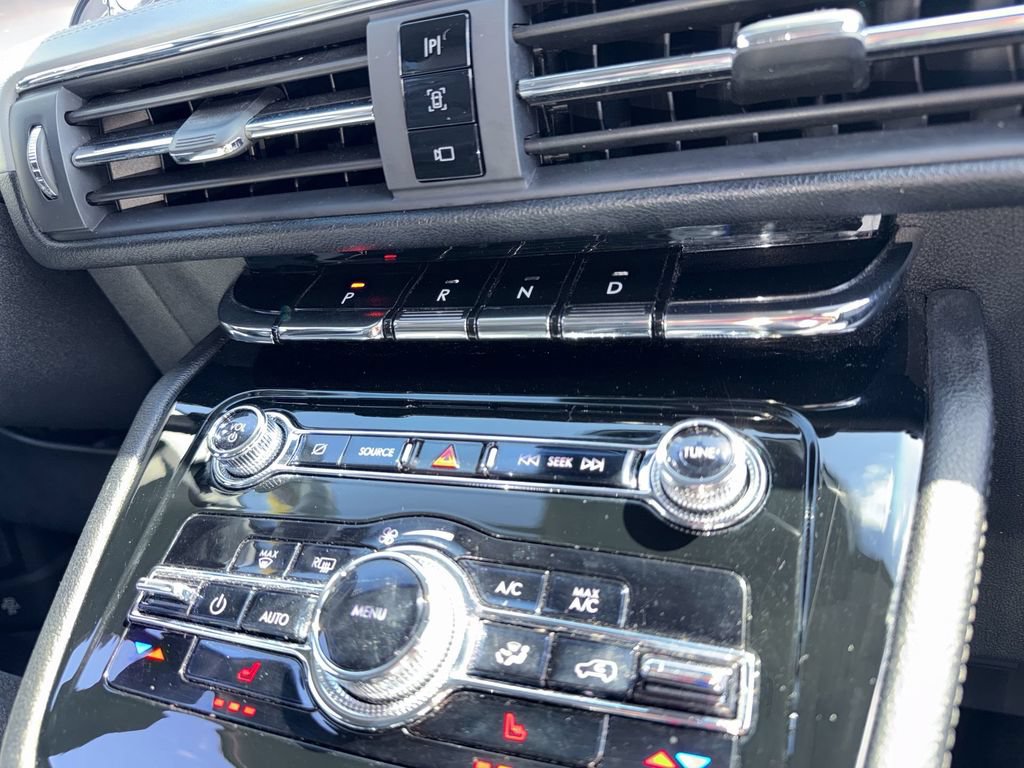 Used 2021 Lincoln Corsair AWD image 23