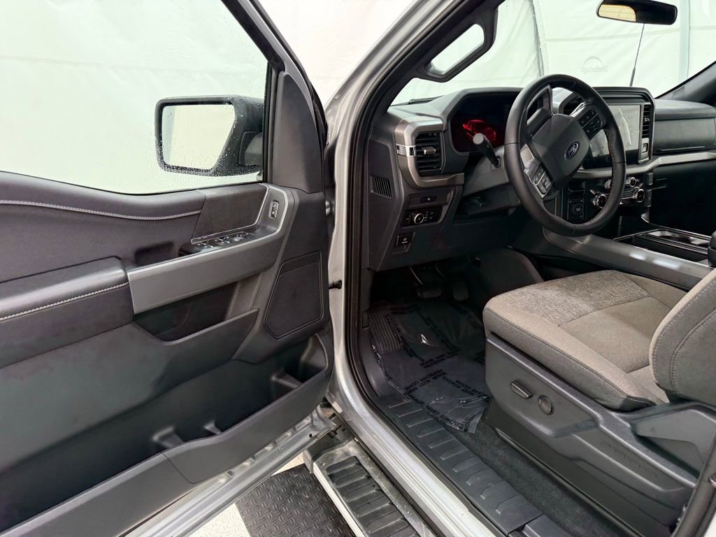 New 2025 Ford F150 XLT w/ Equipment Group 301A Standard image 24