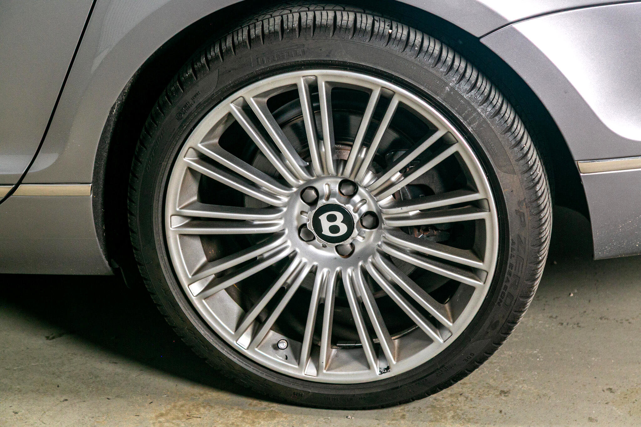 Used 2009 Bentley Flying Spur Flying Spur Speed w/ Convenience Specification Pkg image 13