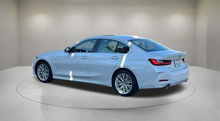 Used 2024 BMW 330e w/ Convenience Package RWD image 4