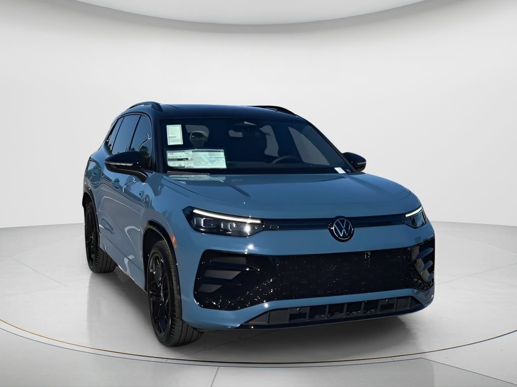New 2026 Volkswagen Tiguan SE R-Line FWD image 3