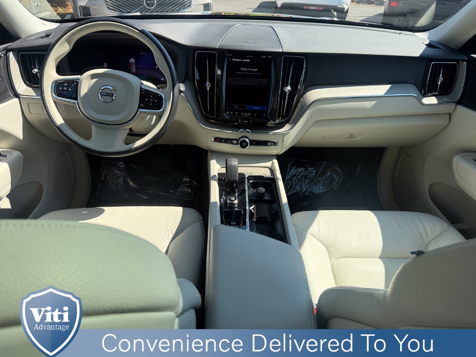 Certified 2023 Volvo XC60 B5 Plus AWD/4WD image 2