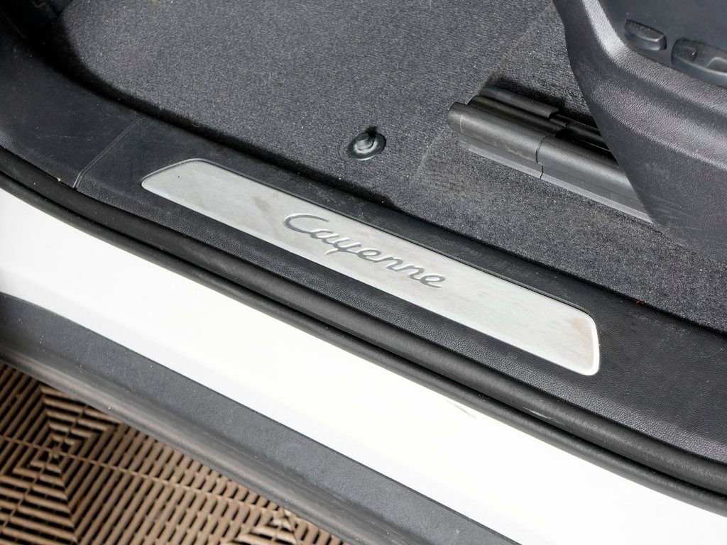 Certified 2022 Porsche Cayenne E-Hybrid image 17