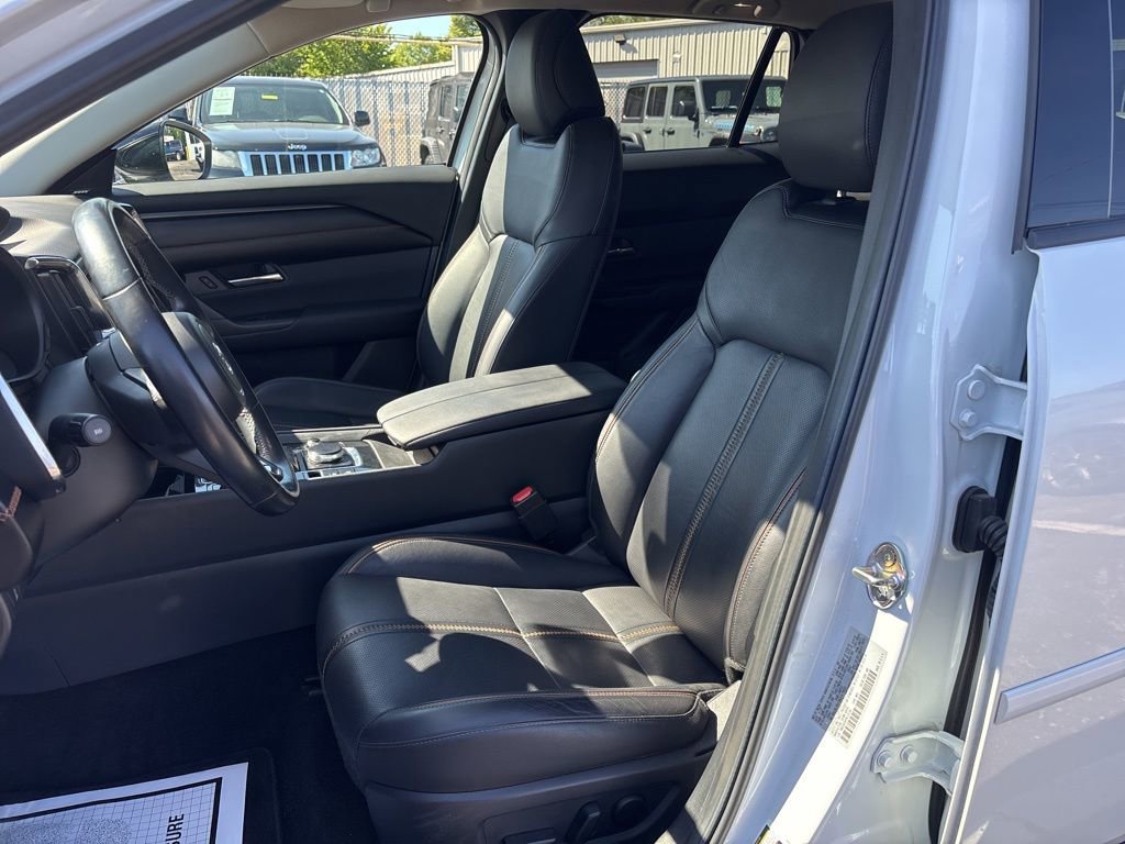 Used 2023 MAZDA CX-50 AWD 2.5 S w/ Cargo Package image 17
