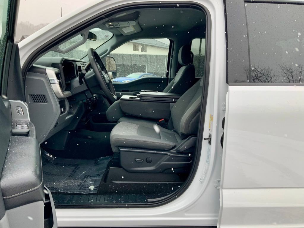 Used 2025 Ford F350 XLT image 13