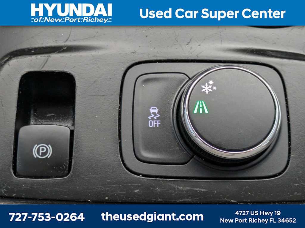 Used 2019 Chevrolet Traverse LT FWD image 29