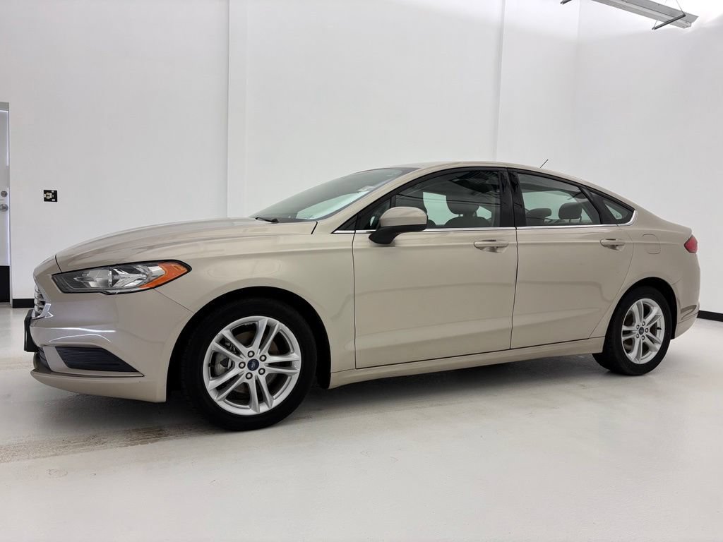 Used 2018 Ford Fusion SE FWD image 13