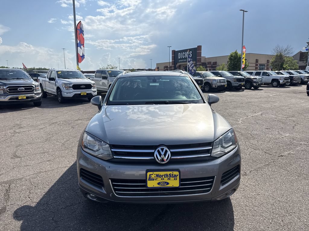 Used 2014 Volkswagen Touareg Sport AWD/4WD image 3