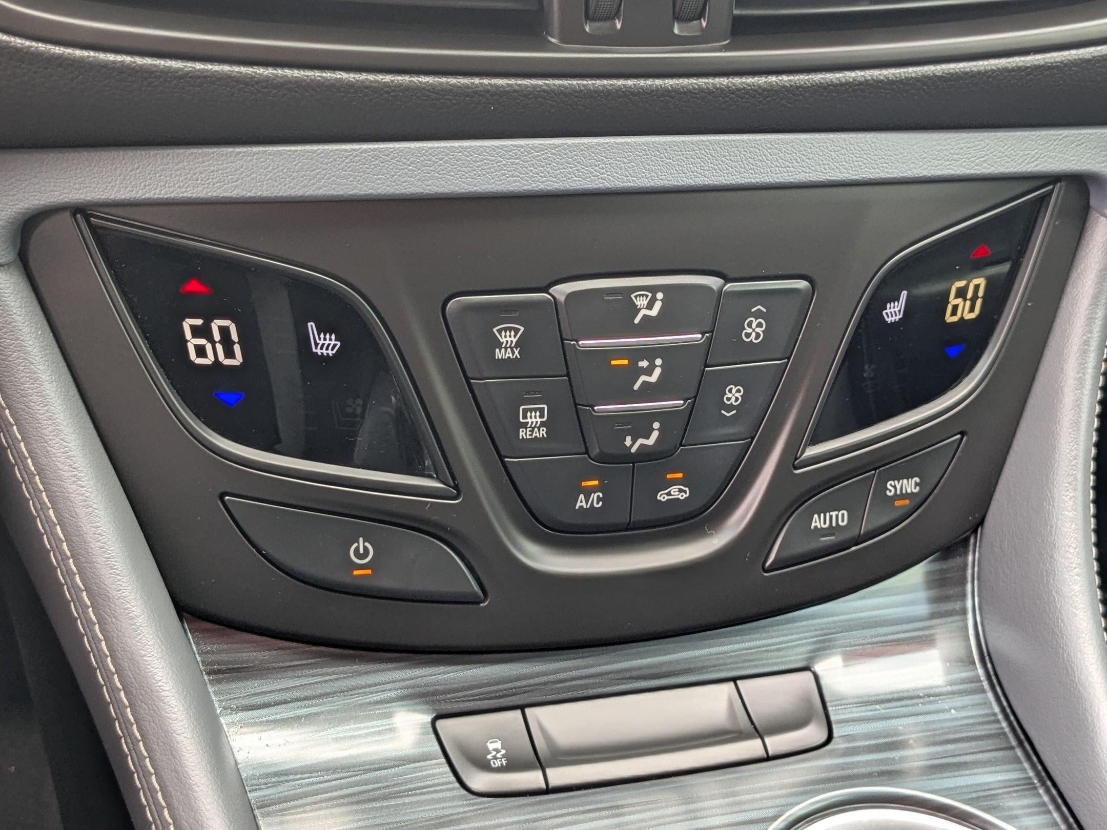 Certified 2020 Buick Envision Essence w/ LPO, Active Package AWD/4WD image 25