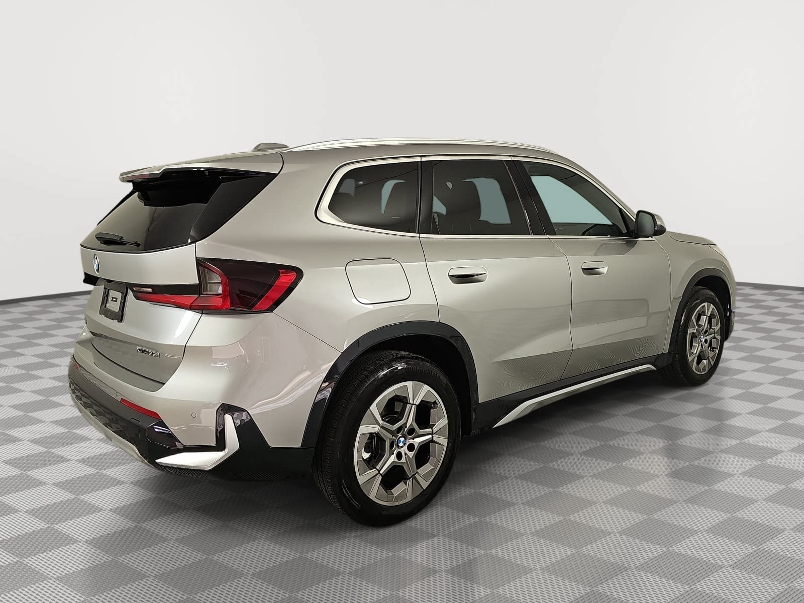 Used 2026 BMW X1 xDrive28i AWD/4WD image 8