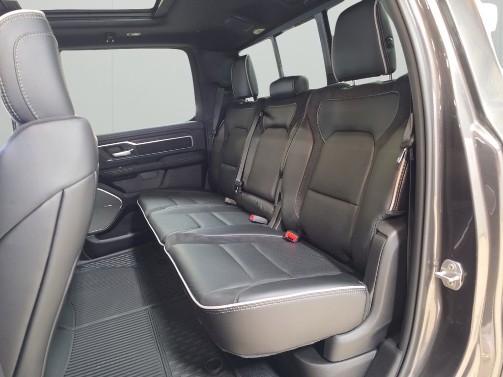 New 2026 RAM 1500 Laramie AWD/4WD image 17