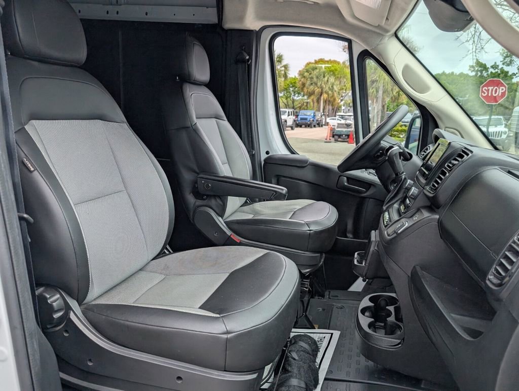 Used 2024 RAM ProMaster 2500 w/ Convenience Group FWD image 16