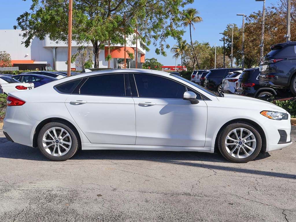 Used 2020 Ford Fusion SE image 17