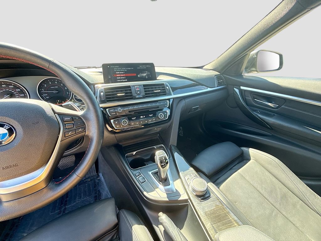 Used 2018 BMW 330i xDrive Sedan w/ Premium Package AWD/4WD image 26