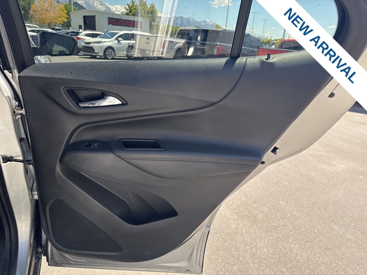 Used 2021 Chevrolet Equinox Premier AWD/4WD image 12