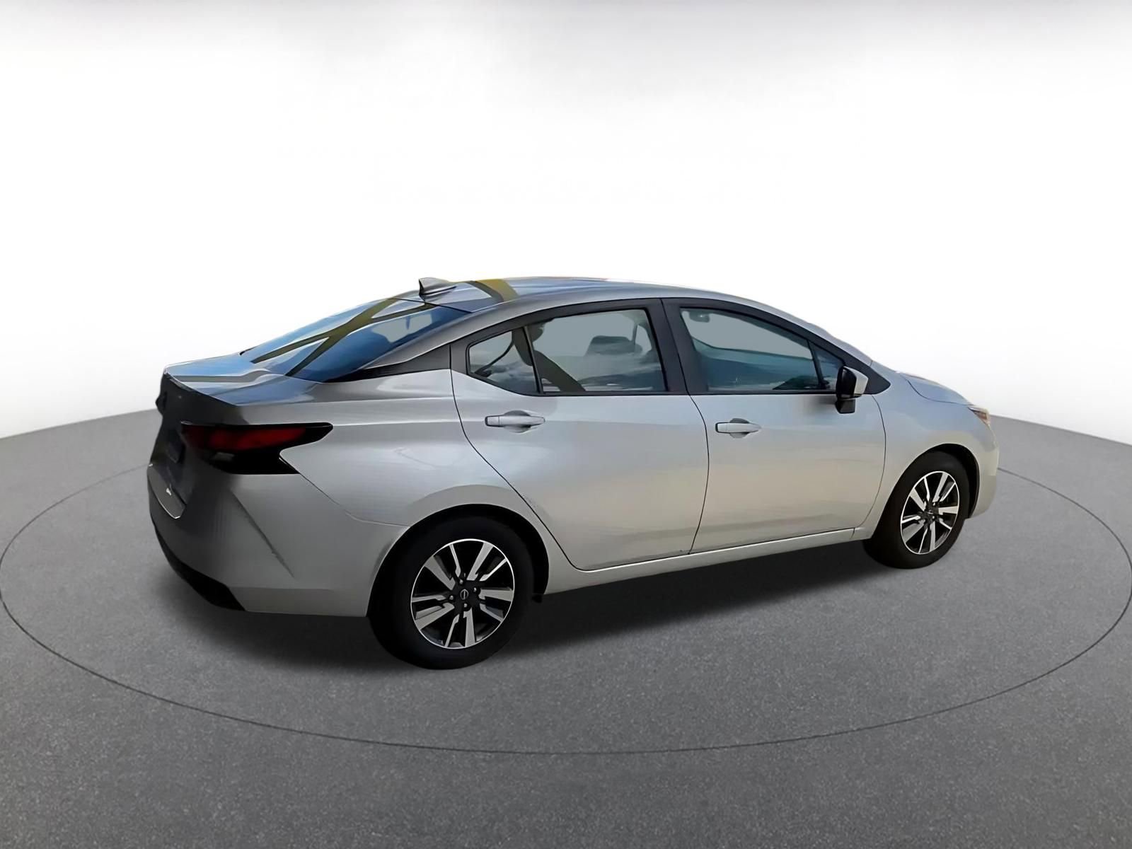 Used 2025 Nissan Versa SV FWD image 14
