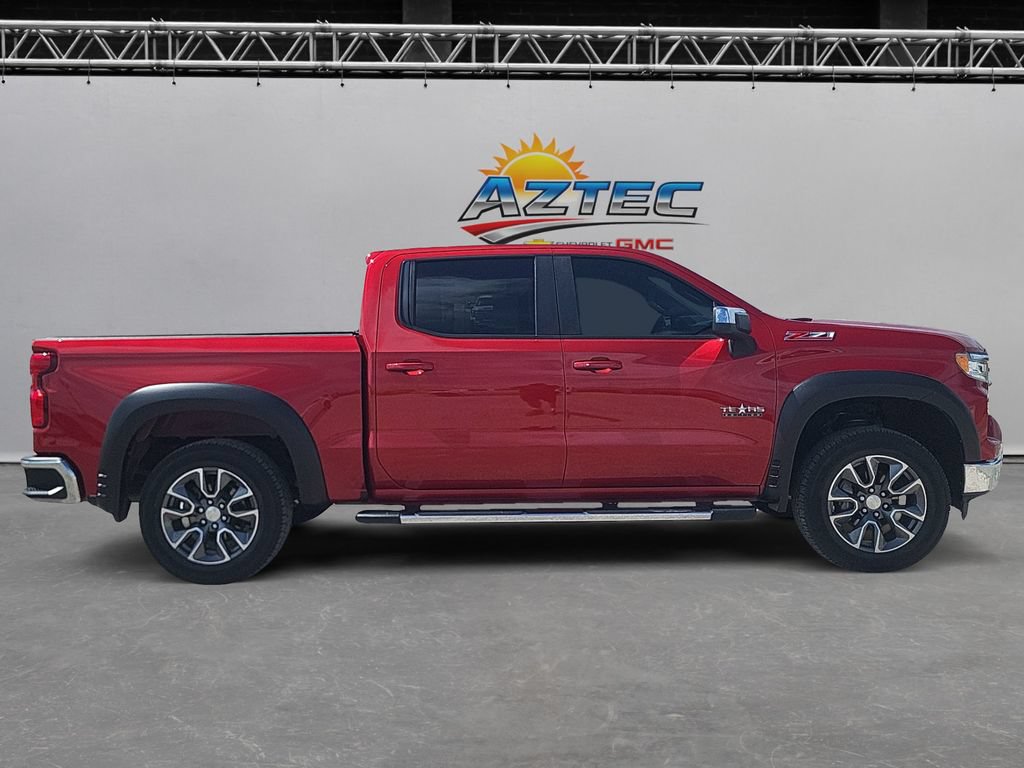 Used 2024 Chevrolet Silverado 1500 LT w/ Z71 Off-Road Package AWD/4WD image 4