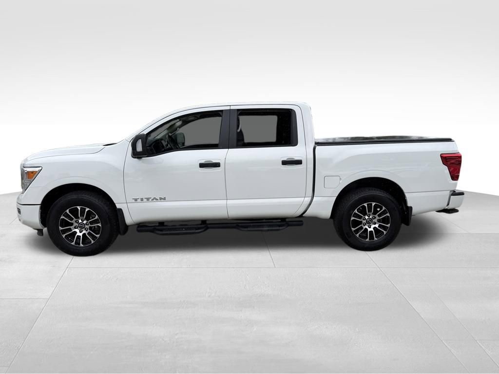 Used 2024 Nissan Titan SV w/ SV Convenience Package image 4