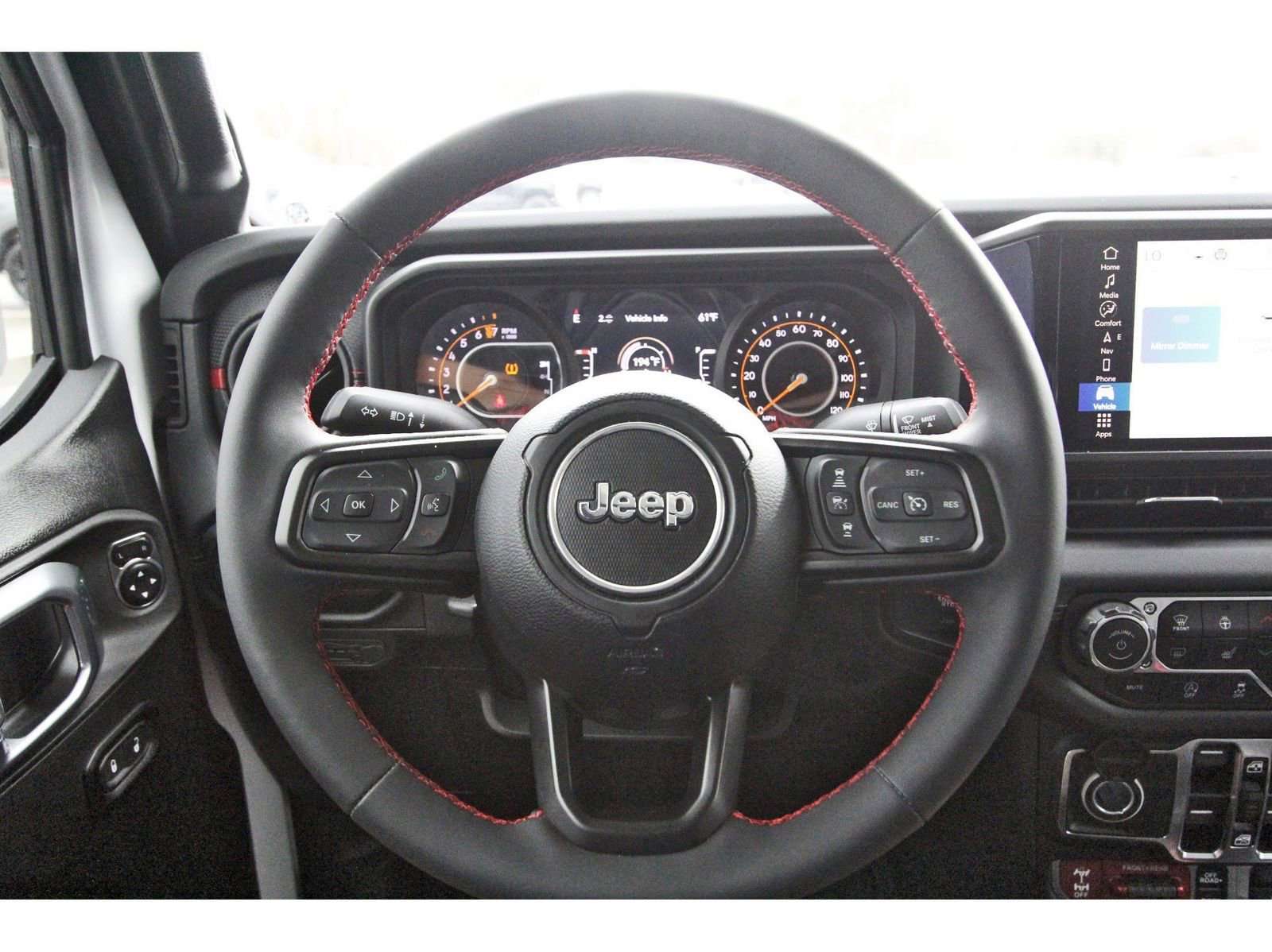 Used 2024 Jeep Gladiator Rubicon w/ Technology Group AWD/4WD image 14